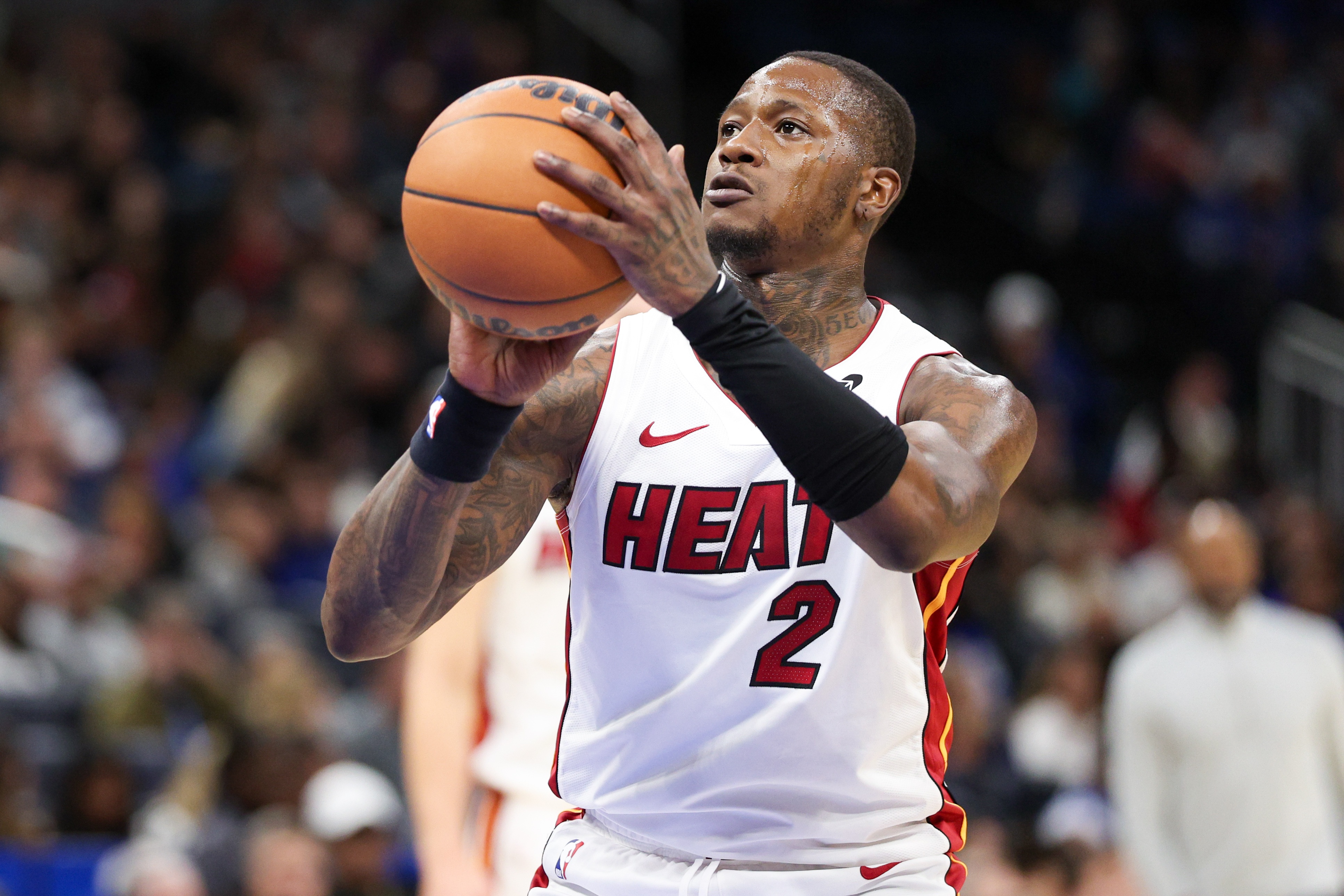 美記：熱火對買(mǎi)斷羅齊爾有一定興趣 但目前來(lái)看買(mǎi)斷不會(huì )很快發(fā)生