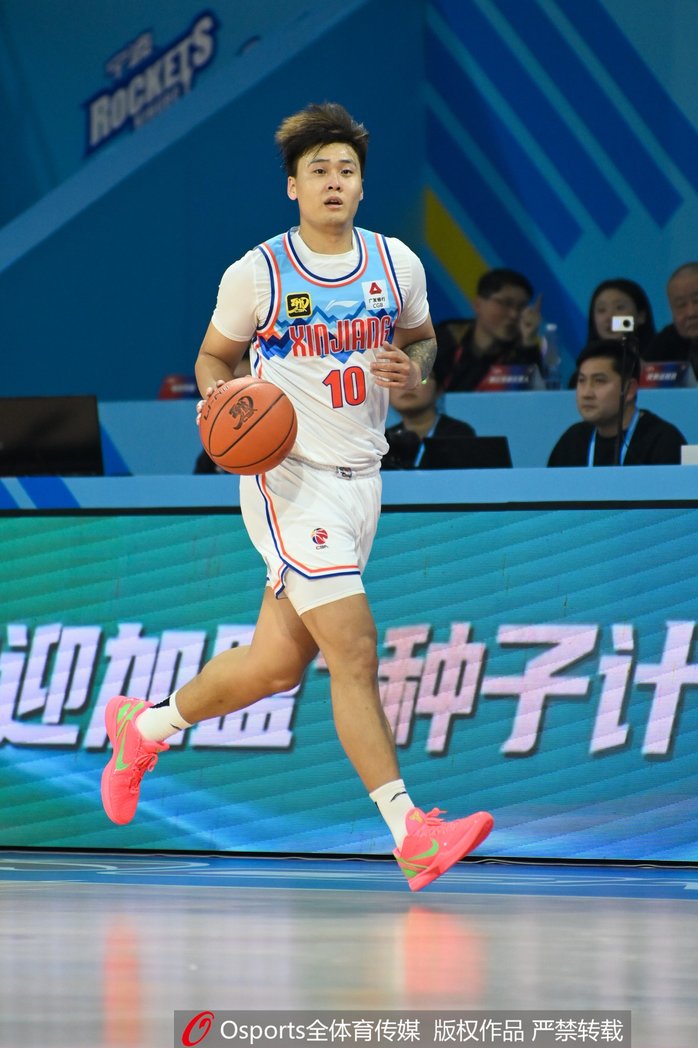 媒體人：趙睿并無(wú)主觀(guān)上要離開(kāi)新疆想法 北京說(shuō)服了新疆和趙睿