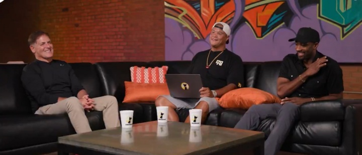 庫班：碰見(jiàn)佩林卡時(shí)他得意壞了 一直憋住笑仿佛在說(shuō)“沒(méi)想到吧“