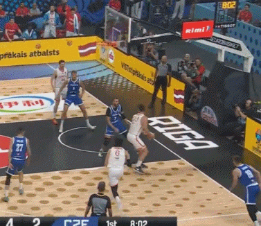 虛虛實(shí)實(shí)！申京單手抓板靈光一閃送妙傳 奧斯曼鬼魅切入輕松吃餅