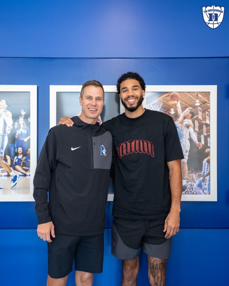 一生藍魔情！杜克社媒曬塔圖姆&弗拉格&班凱羅等人回母校訓練！