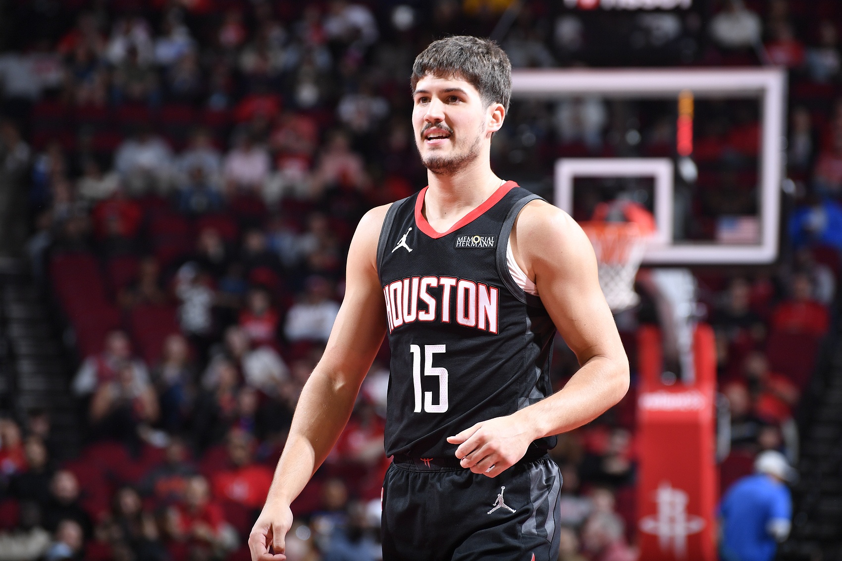 自己新賽季和上賽季最大的不同是什么？謝潑德：我更自信了