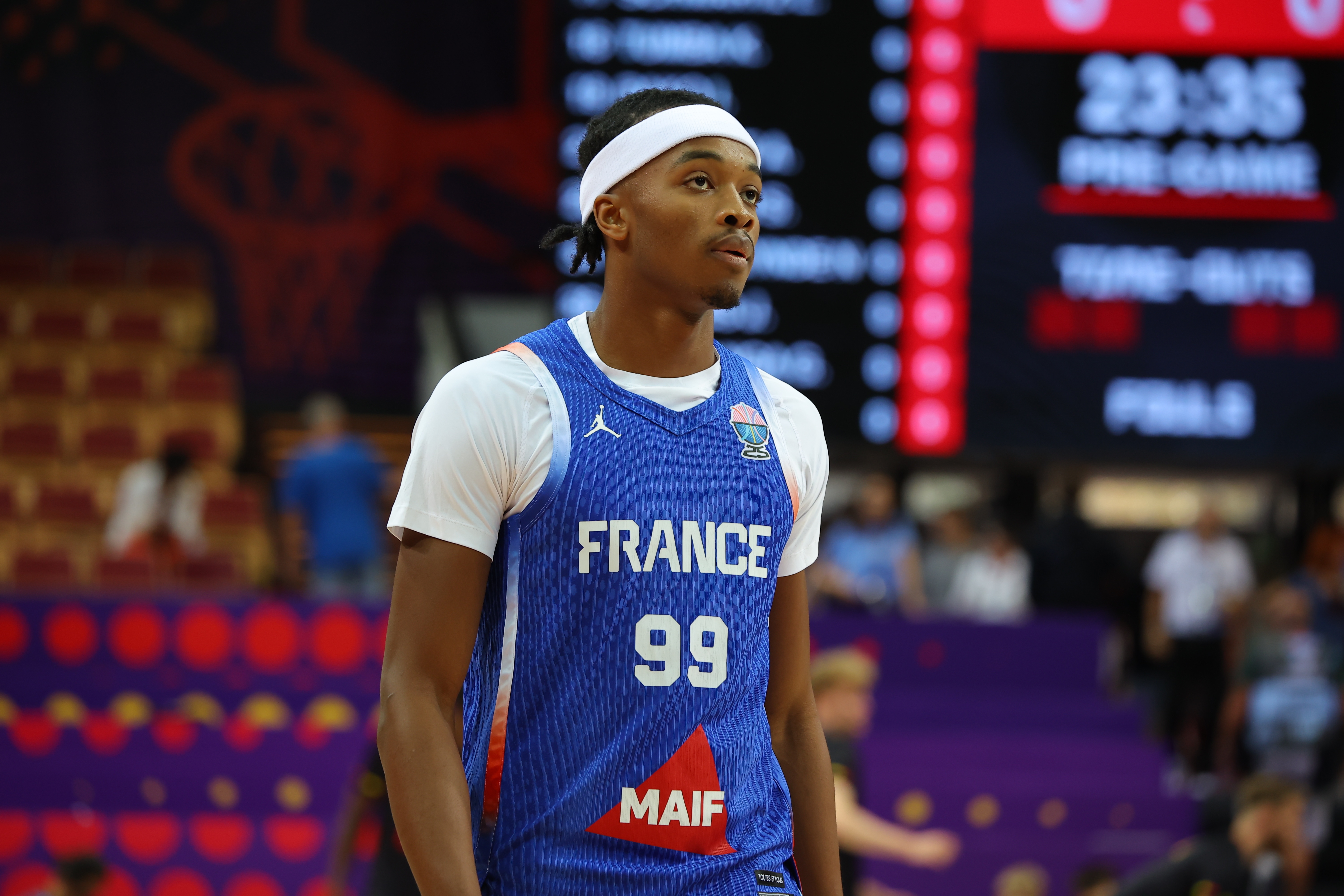 鋒線(xiàn)尖兵！庫利巴利8中5得到13分4籃板1助攻1搶斷