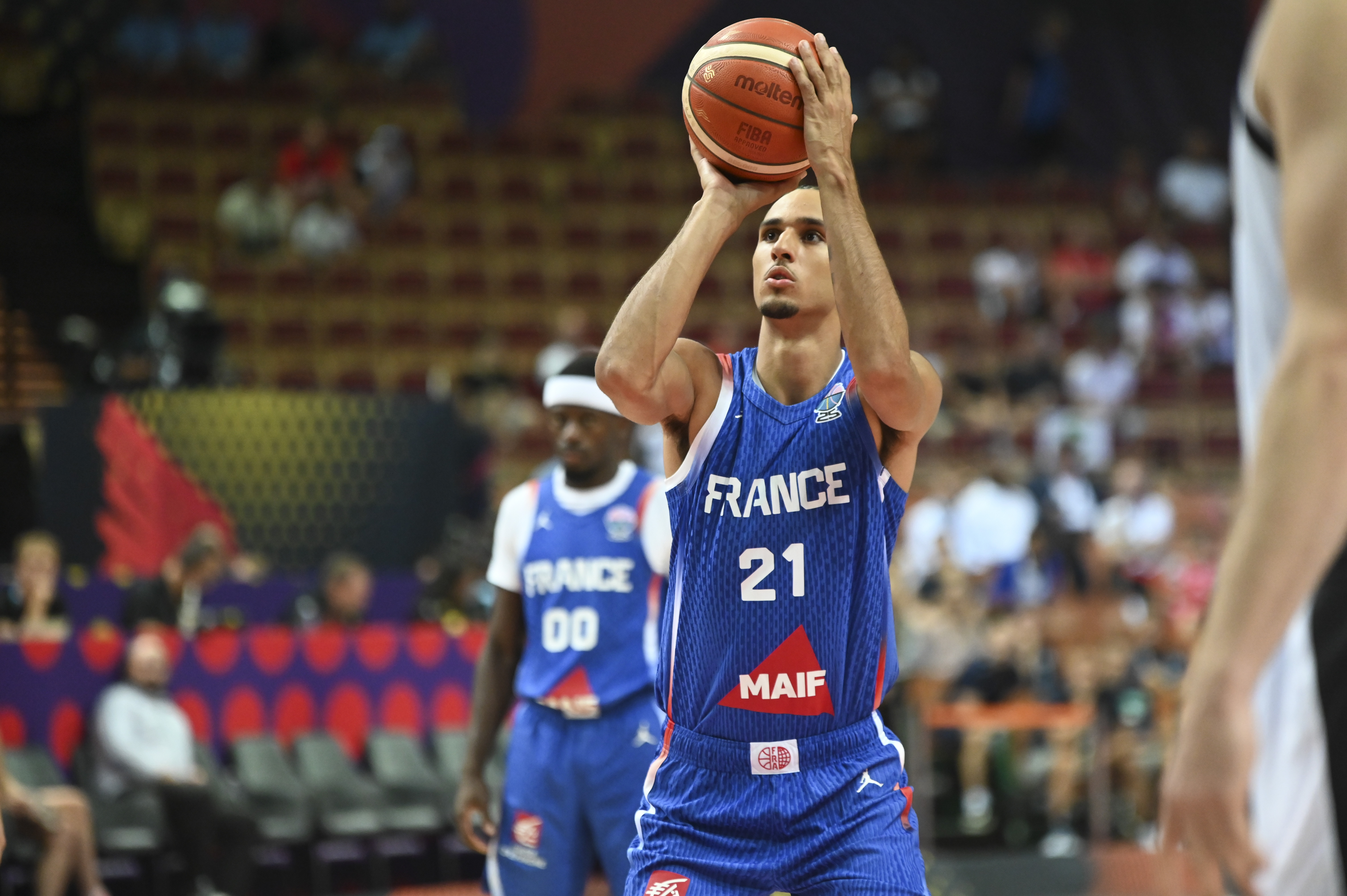 里薩謝法國隊前兩戰30分鐘內砍下22分 三分10中6&正負值+22