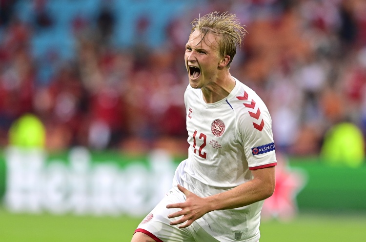 記者：阿賈克斯有信心簽回多爾貝里，形式為租借+1000萬(wàn)歐買(mǎi)斷