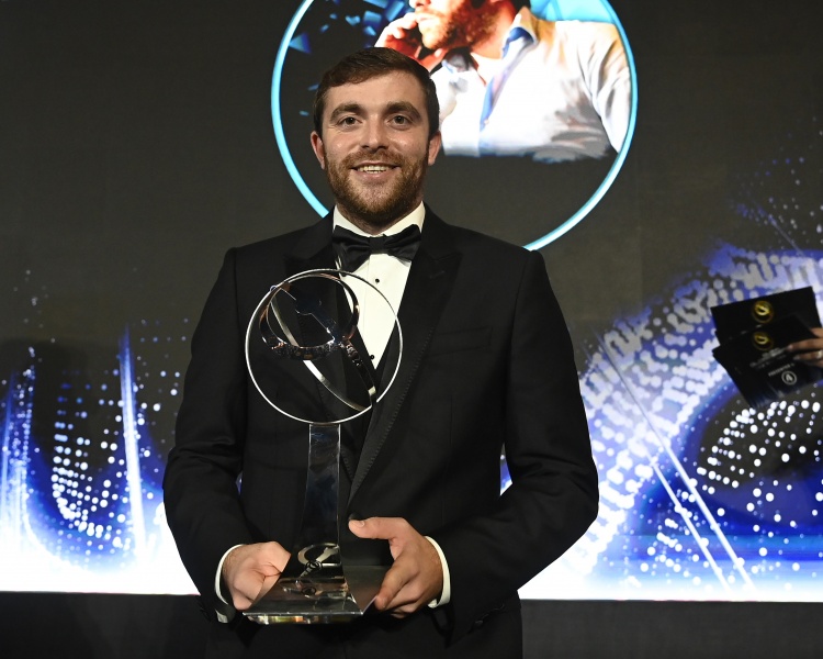 權威！羅馬諾回復球迷：之前報多納魯馬你們都不信，現在又說(shuō)愛(ài)我