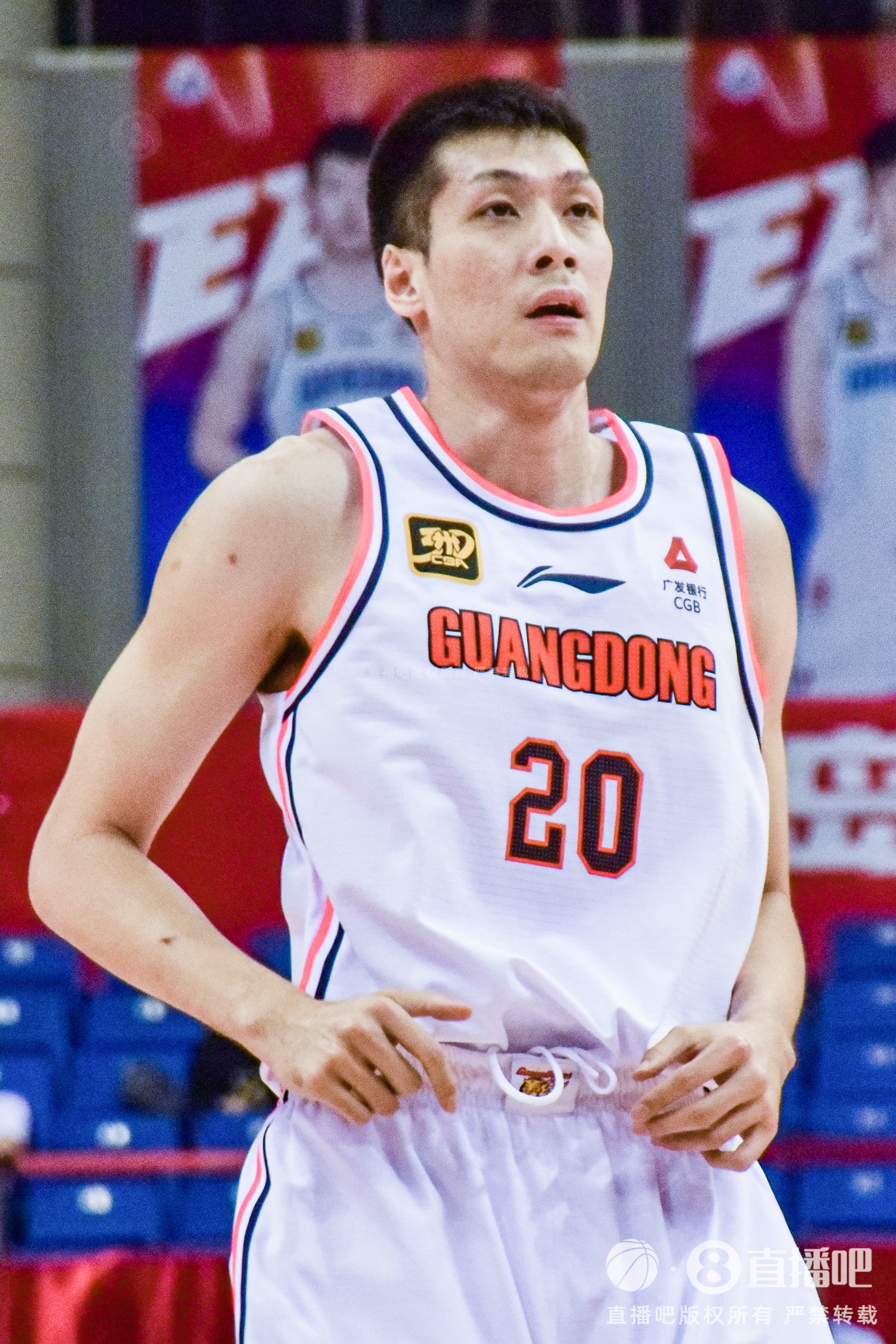 媒體人：CBA同位置球員中不如韓德君、任駿飛、黃榮奇的大有人在