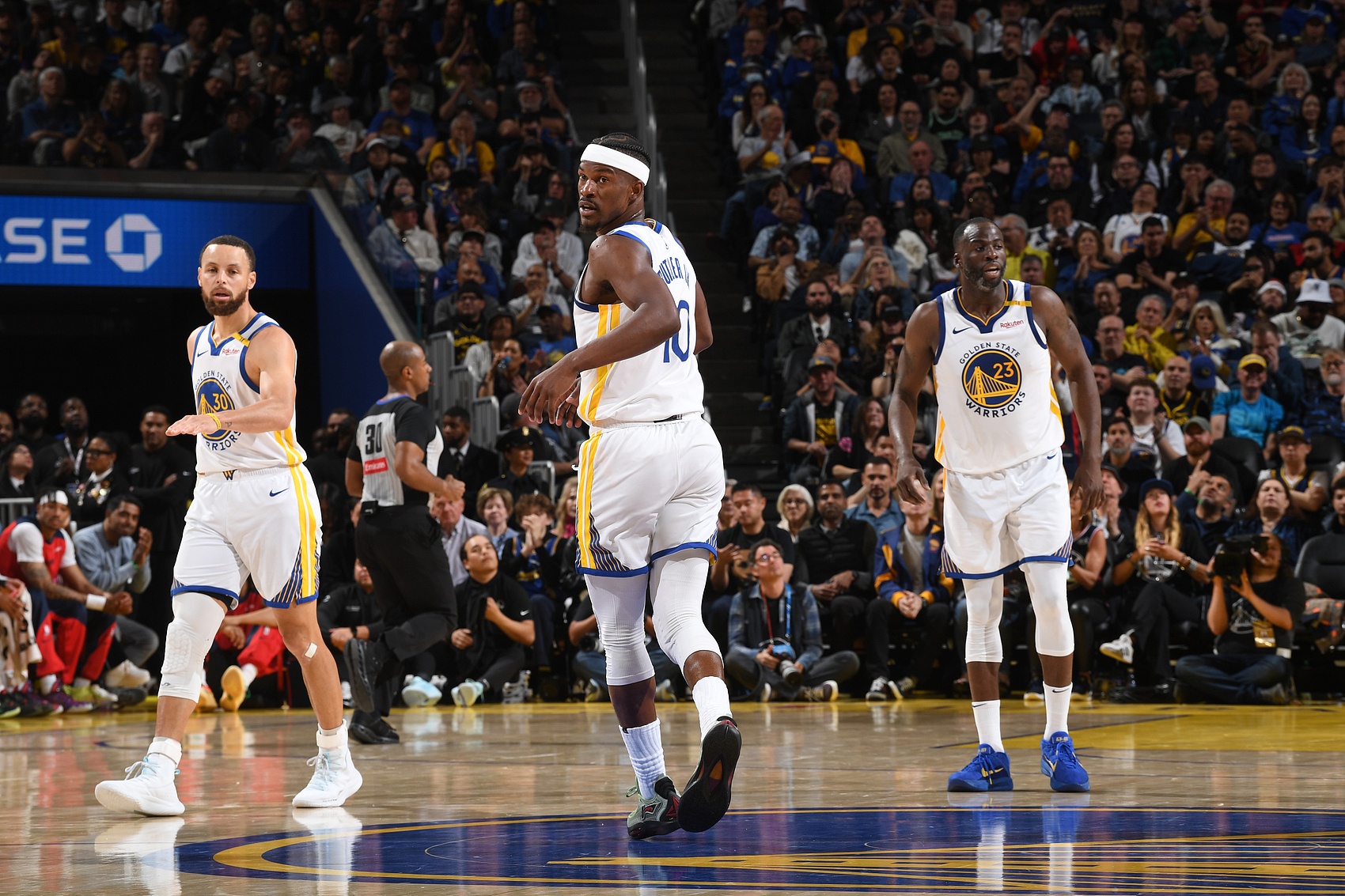 勇媒：距離首場(chǎng)季前賽還有35天 但仍然只有10名正式簽約球員