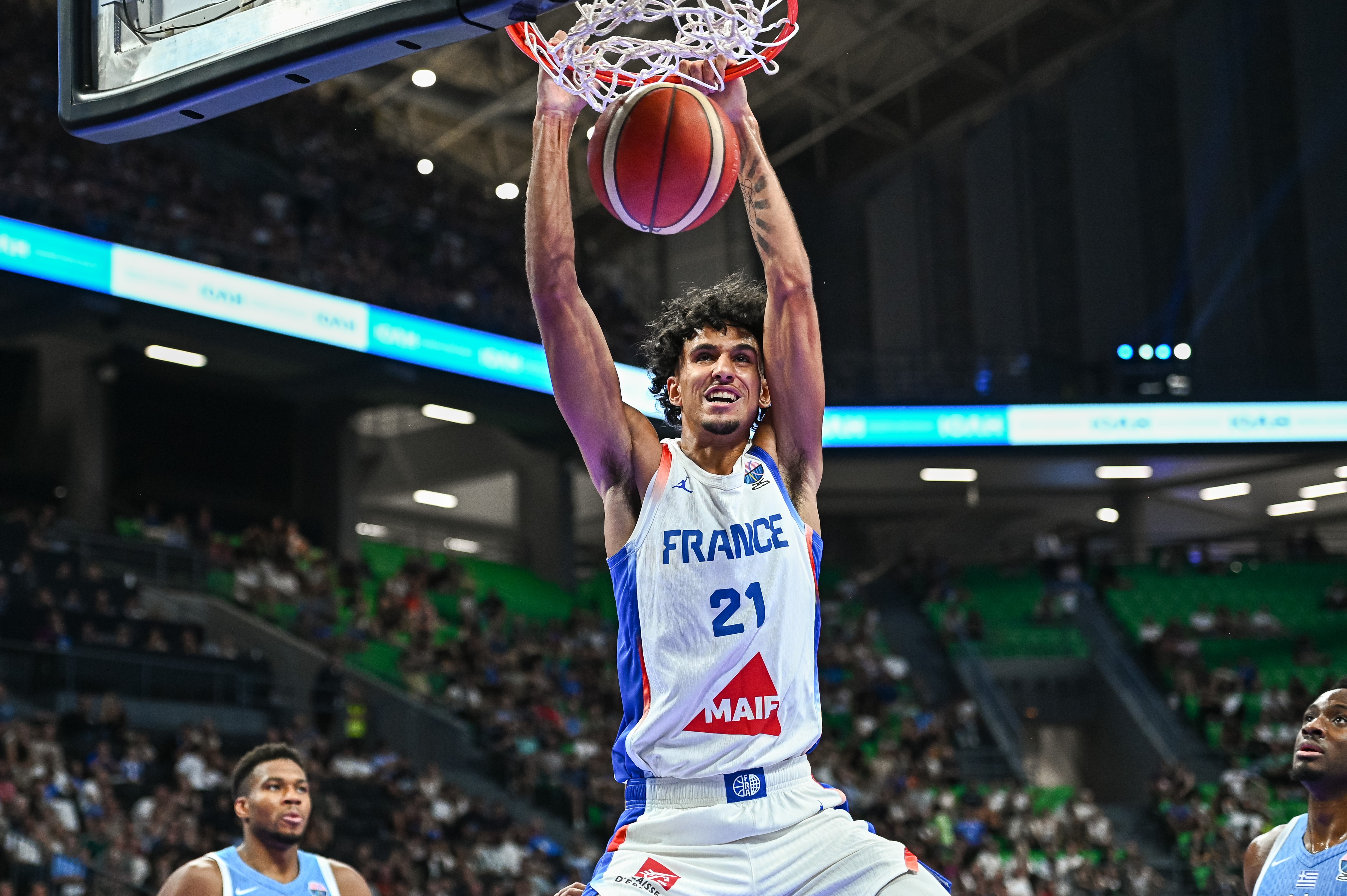 難阻失利！里薩謝12中6拿到全隊最高14分加4板4助2帽 三分5中2