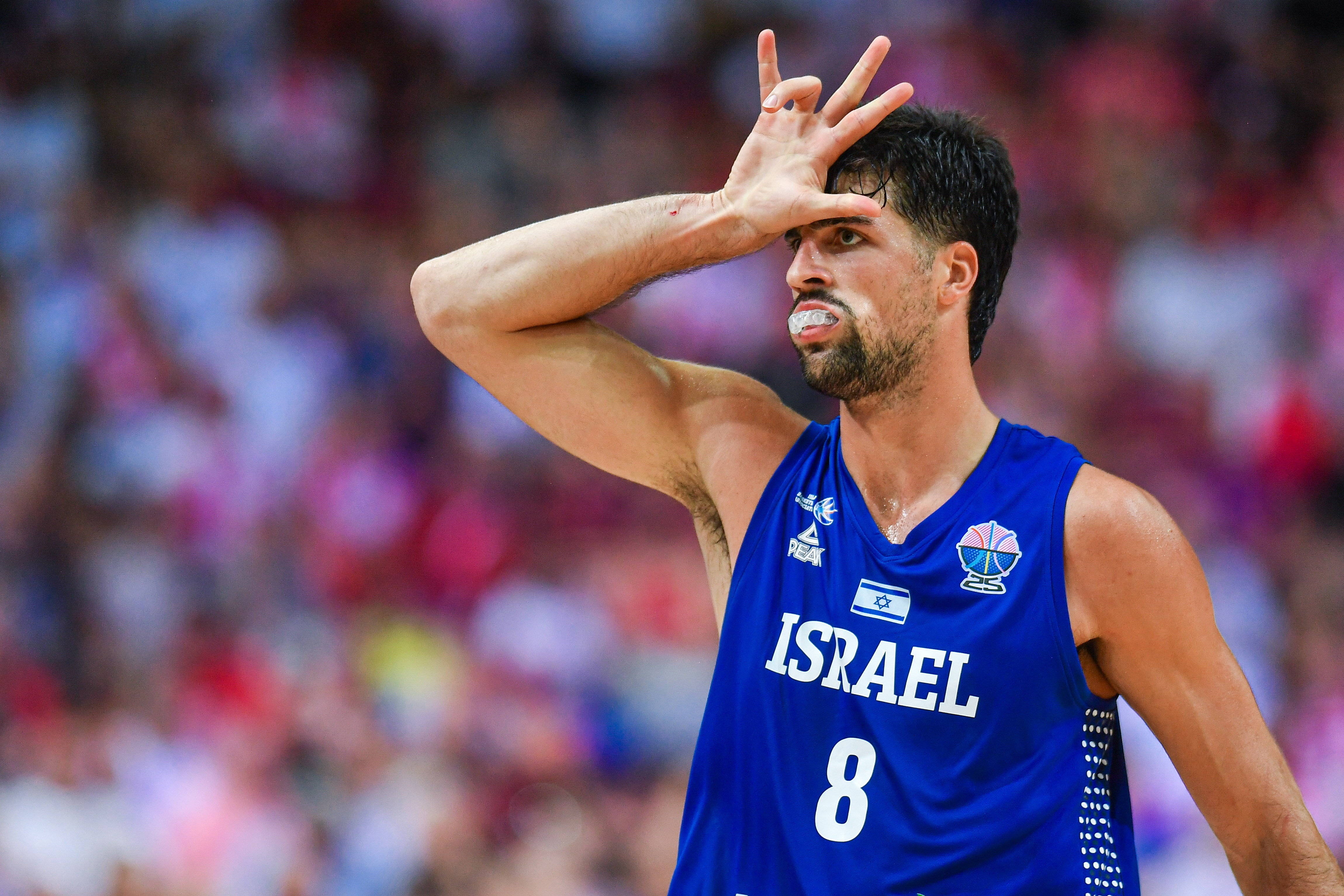 一人幾乎頂一套首發(fā)！阿夫迪亞砍下23分 法國首發(fā)五人合計僅25分