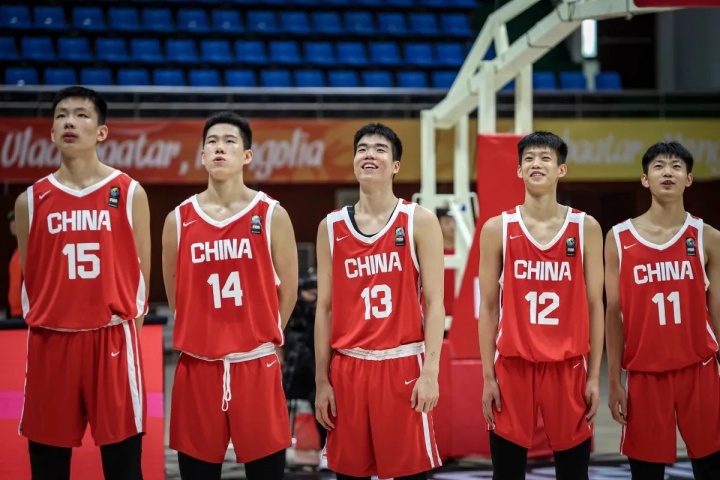 媒體人：中國U16男籃上半場(chǎng)破聯(lián)防做得不好 他們下半場(chǎng)適應了防守