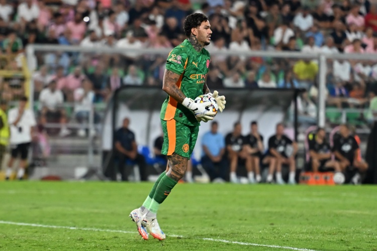 埃德森：為曼城效力的這八年是我最美好的時(shí)光，一日藍月終生藍月