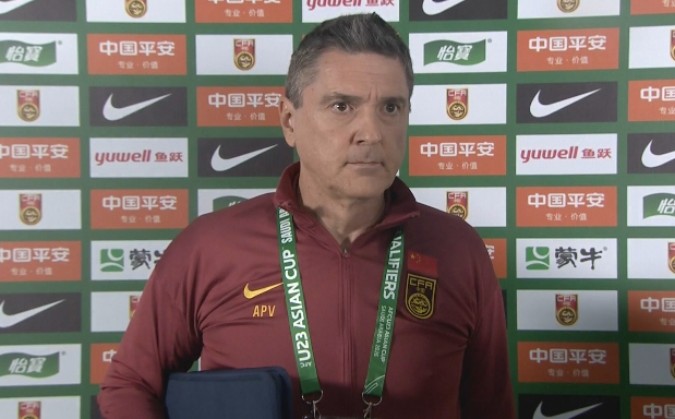 記者：U22國足進(jìn)攻不太流暢首先是磨合問(wèn)題，其次是隊員狀態(tài)+戰術(shù)