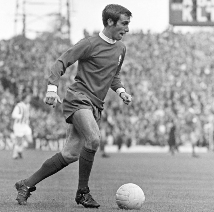 官方：利物浦前球員鮑比-格雷厄姆去世，俱樂(lè )部向其家人深表慰問(wèn)