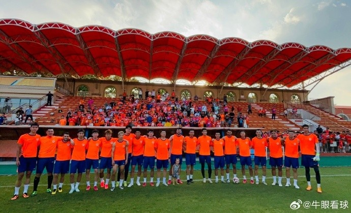 記者：山東泰山預計9月6日開(kāi)始訓練 應該堅持舉行球迷開(kāi)放日活動(dòng)