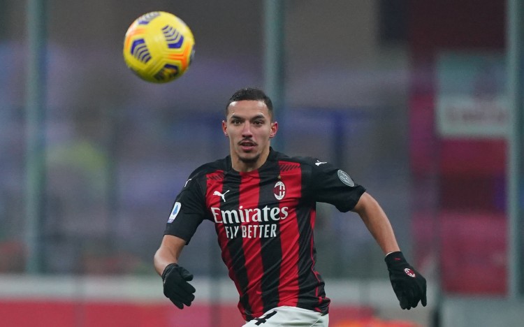 米蘭新聞網(wǎng)：如果今夏未能離隊，米蘭考慮與本納塞爾和阿德利解約