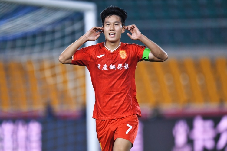 媒體人：浙江隊年初對向余望興趣很大，但重慶升超前他不好離隊