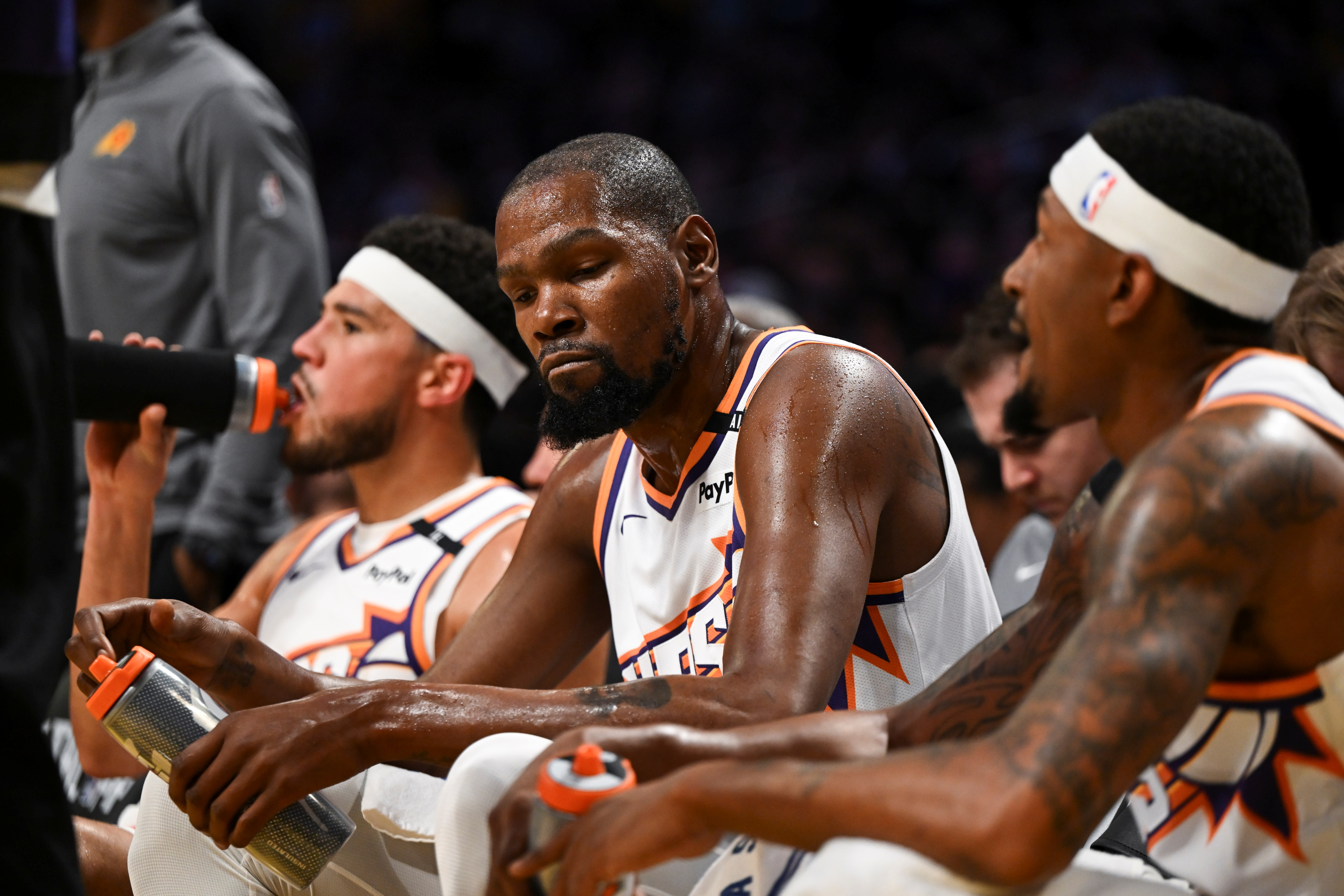 米西奇：布克的領(lǐng)導力其實(shí)很扎實(shí)但處于KD的陰影下 比爾非常職業(yè)