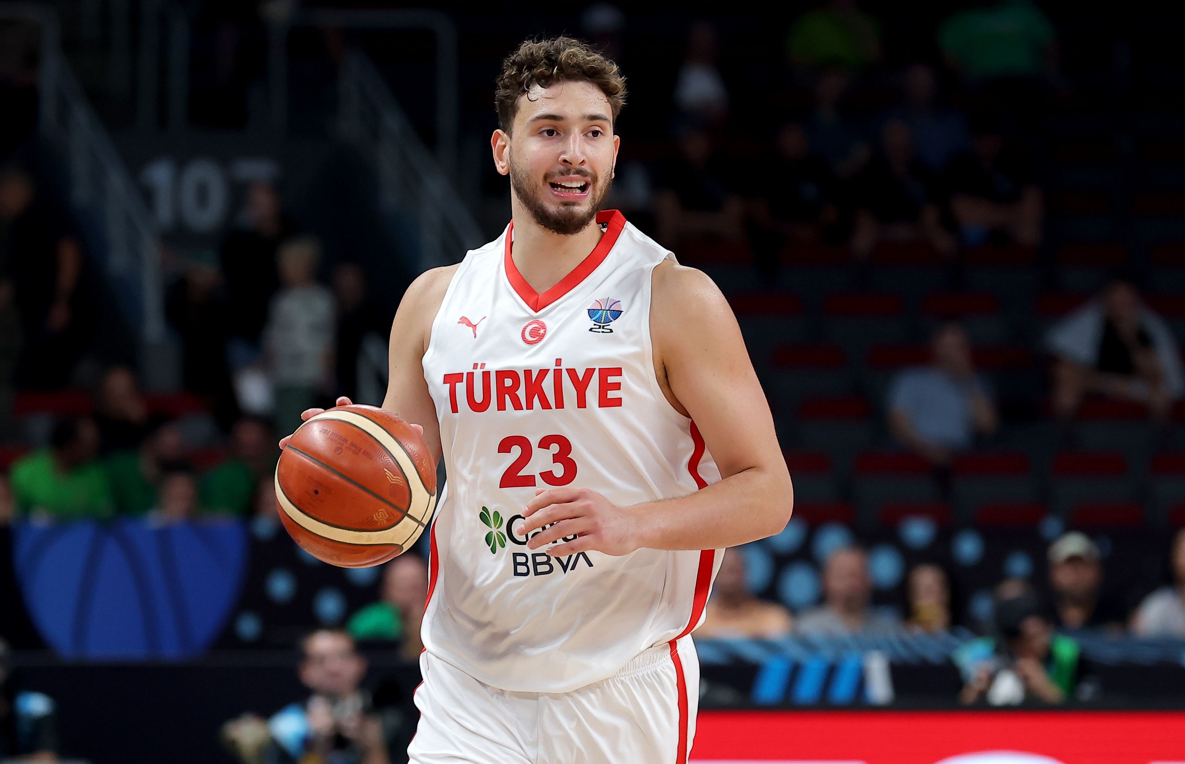 真起飛??申京7戰7勝7次獲評單場(chǎng)最佳 歐錦賽場(chǎng)均21.6+10.9+7.1