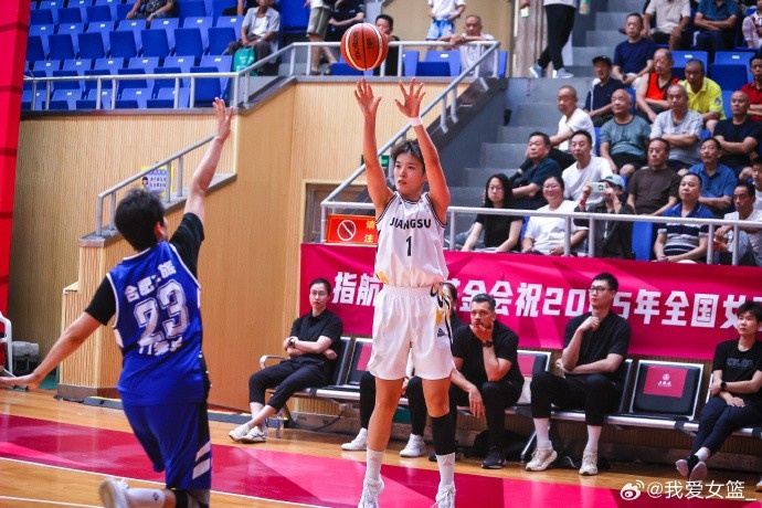 全國女籃錦標賽武漢賽區第4日綜述：江蘇四戰皆勝提前鎖定8強