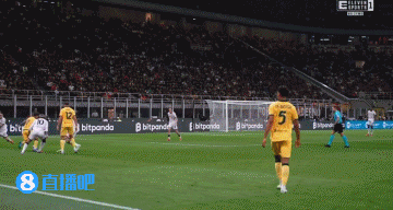 沒(méi)有點(diǎn)球！普利西奇禁區被防守球員拉倒，VAR沒(méi)有介入回看