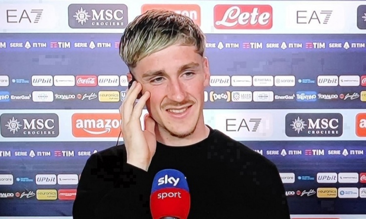 薩勒馬科爾斯：從小就看莫德里奇踢球，能和他并肩作戰是我的榮幸