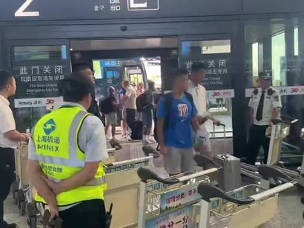 記者評球迷與斯盧茨基爭吵：這樣做真是為了申花好嗎？