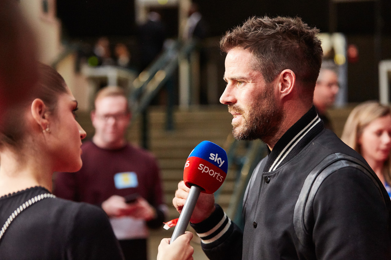 小雷稱(chēng)熱刺被前主席搞成爛攤子，前主席發(fā)文威脅：等著(zhù)收律師信