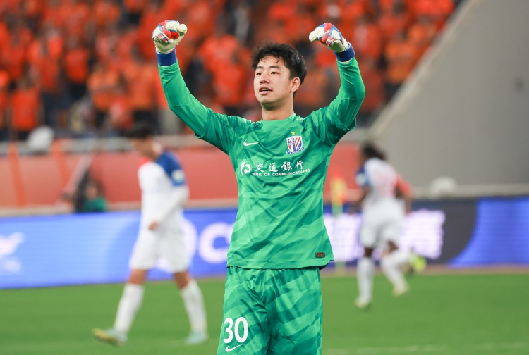 媒體人談申花門(mén)將：薛慶浩狀態(tài)低迷，讓鮑亞雄試試吧！