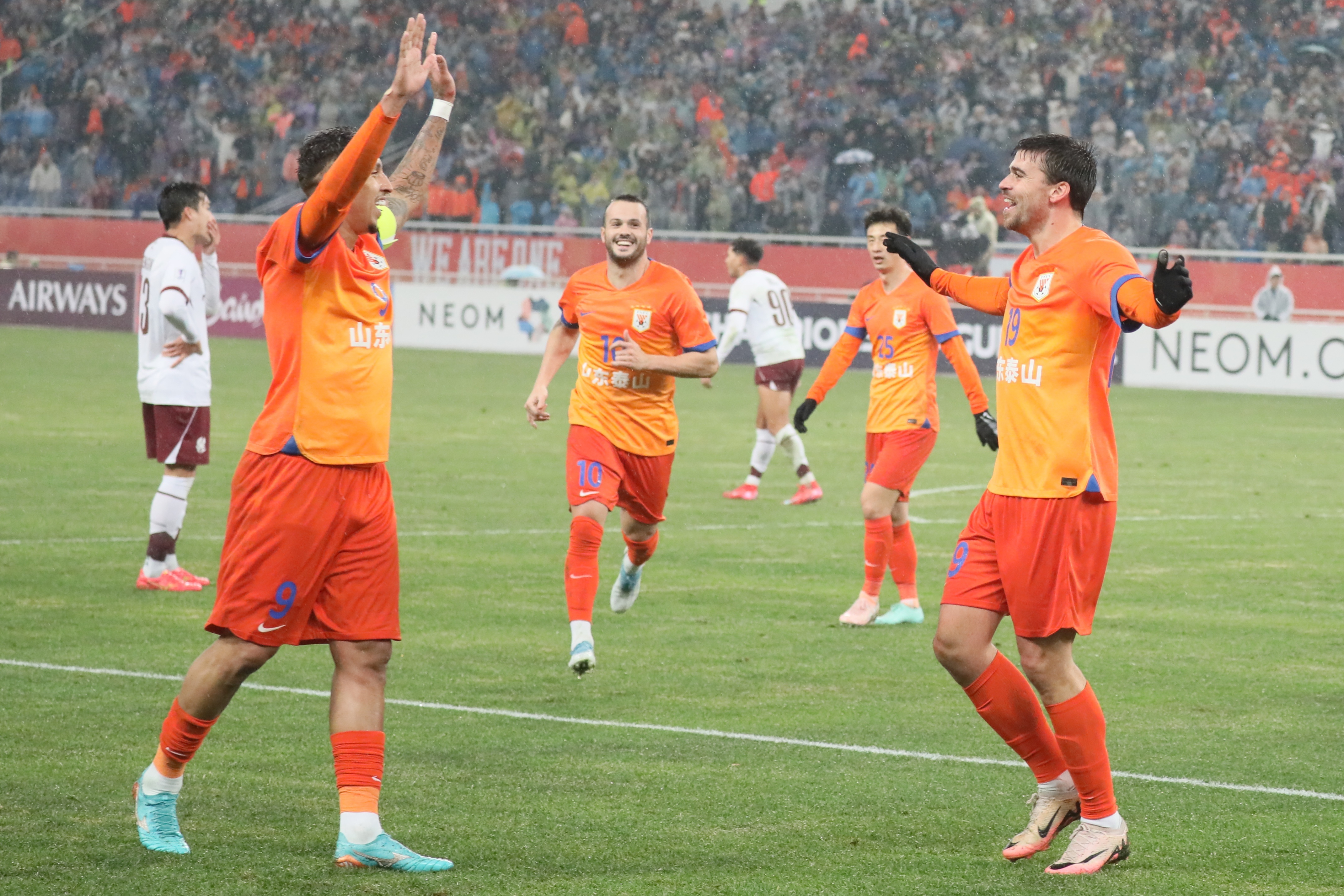 魯媒：事實(shí)證明此前瓦科、克雷桑不兼容，是崔康熙戰術(shù)設計的問(wèn)題