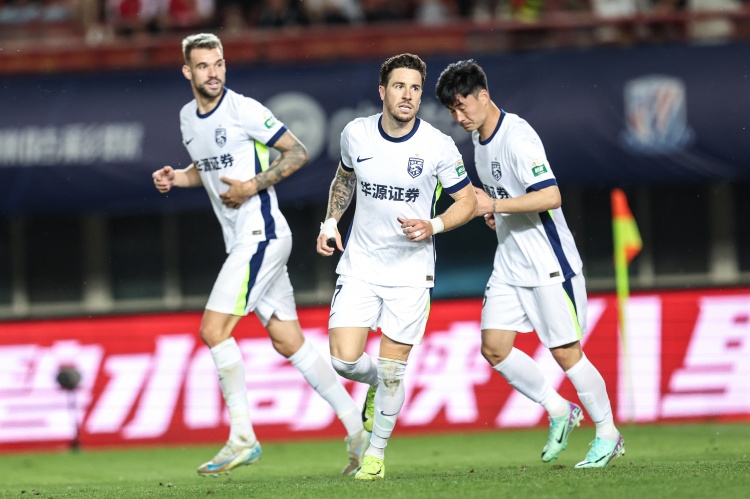 足球報：武漢三鎮今年不欠薪，俱樂(lè )部正在推動(dòng)股改事宜