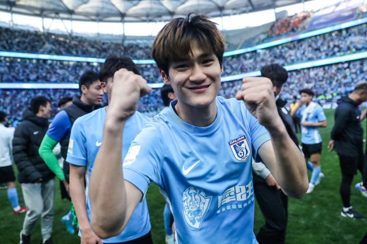 足球報：英博每年有5000萬(wàn)的保底資金，兩家新股東出資千萬(wàn)級別