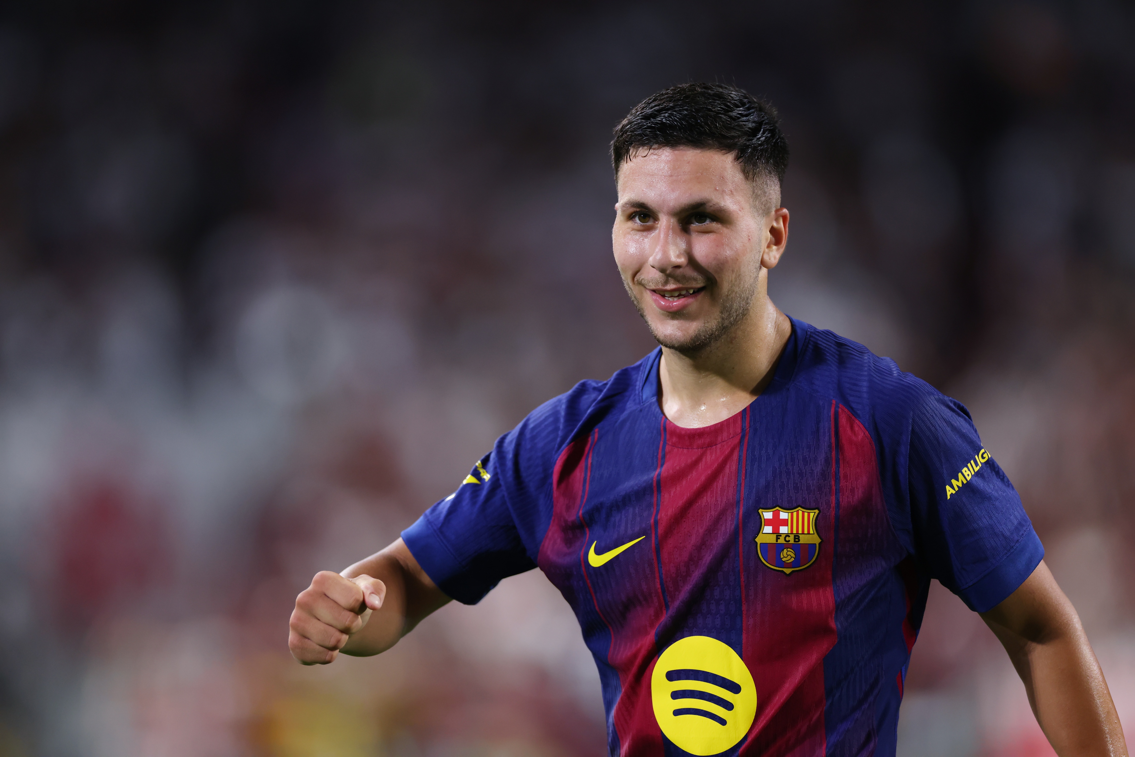 巴德吉迎來(lái)巴薩首秀，他是巴薩在西甲聯(lián)賽中使用的第700名球員