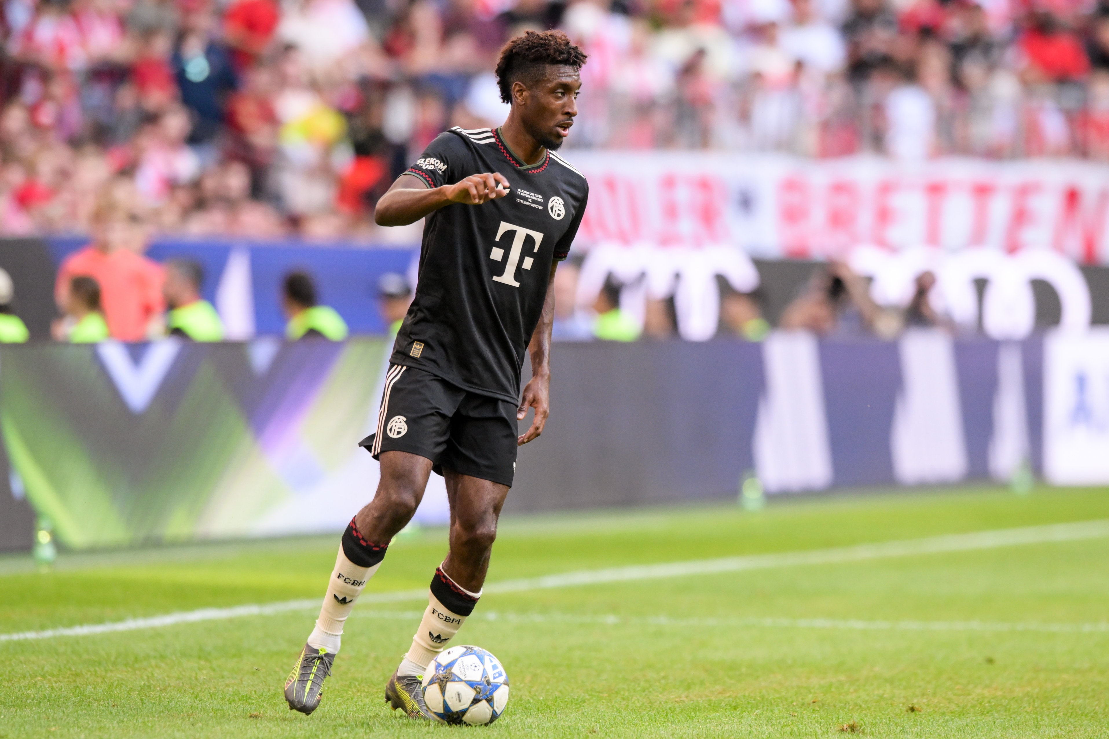 科曼：我現場(chǎng)見(jiàn)證了巴黎問(wèn)鼎歐冠，為他們感到高興