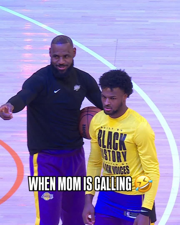 父子同臺的好處！詹姆斯變身妻子傳話(huà)筒：布朗尼 你媽喊你咧！