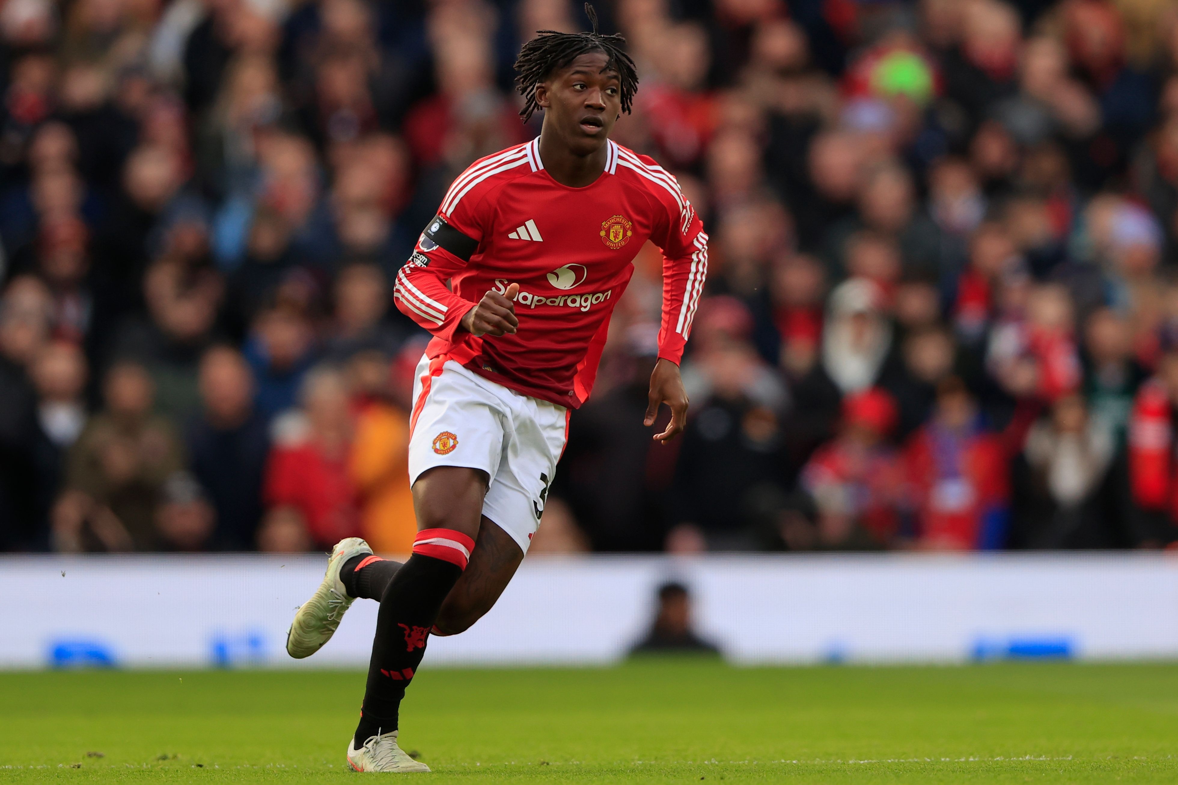 英媒：紐卡正在關(guān)注曼聯(lián)中場(chǎng)梅努，并有意在冬窗采取行動(dòng)