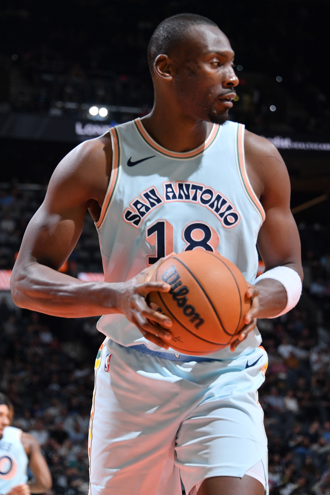 Shams：比永博一年合同重返馬刺 開(kāi)啟生涯第15個(gè)賽季！