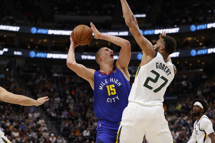 如何防守約基奇？戈貝爾：讓他打得難受 我很享受這個(gè)挑戰