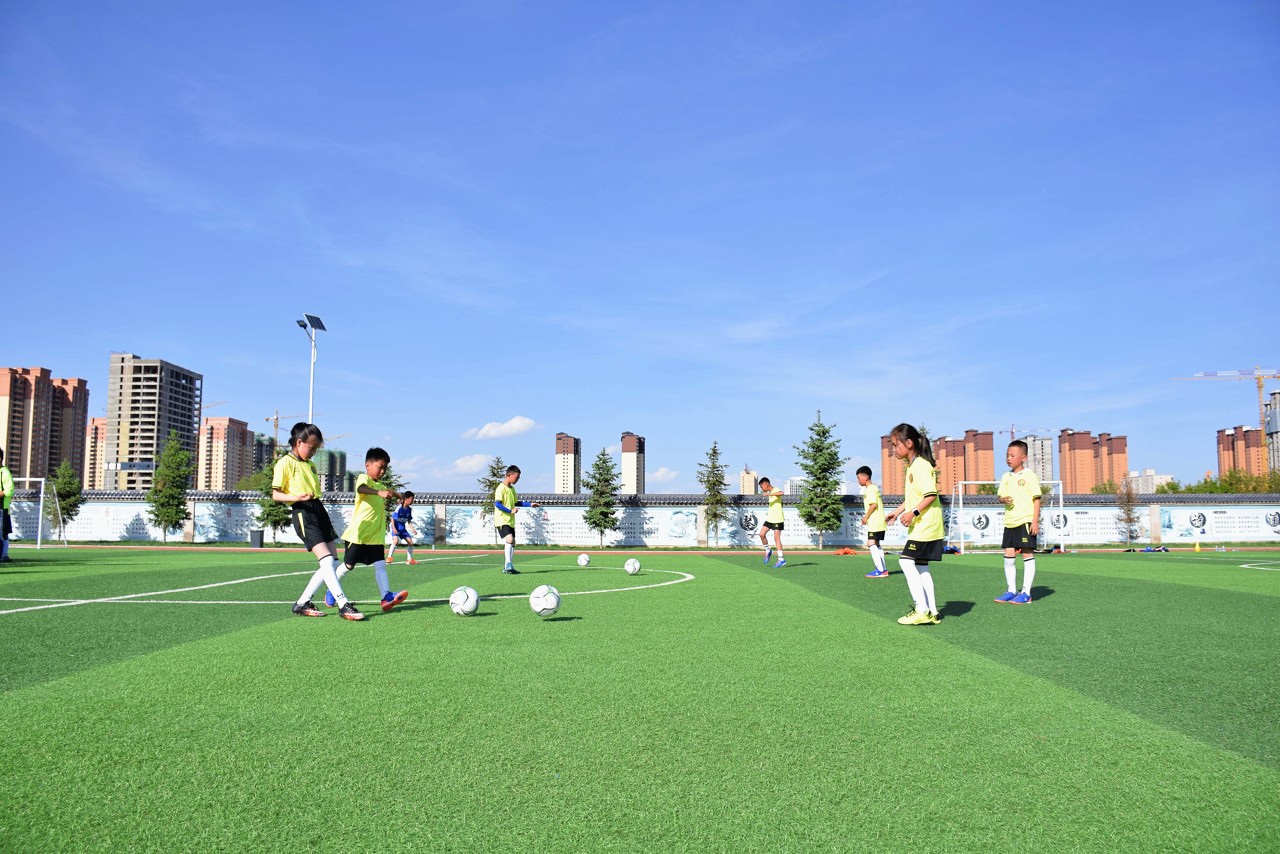 中國體育報：以求真務(wù)實(shí)態(tài)度科學(xué)推進(jìn)足球青訓工作