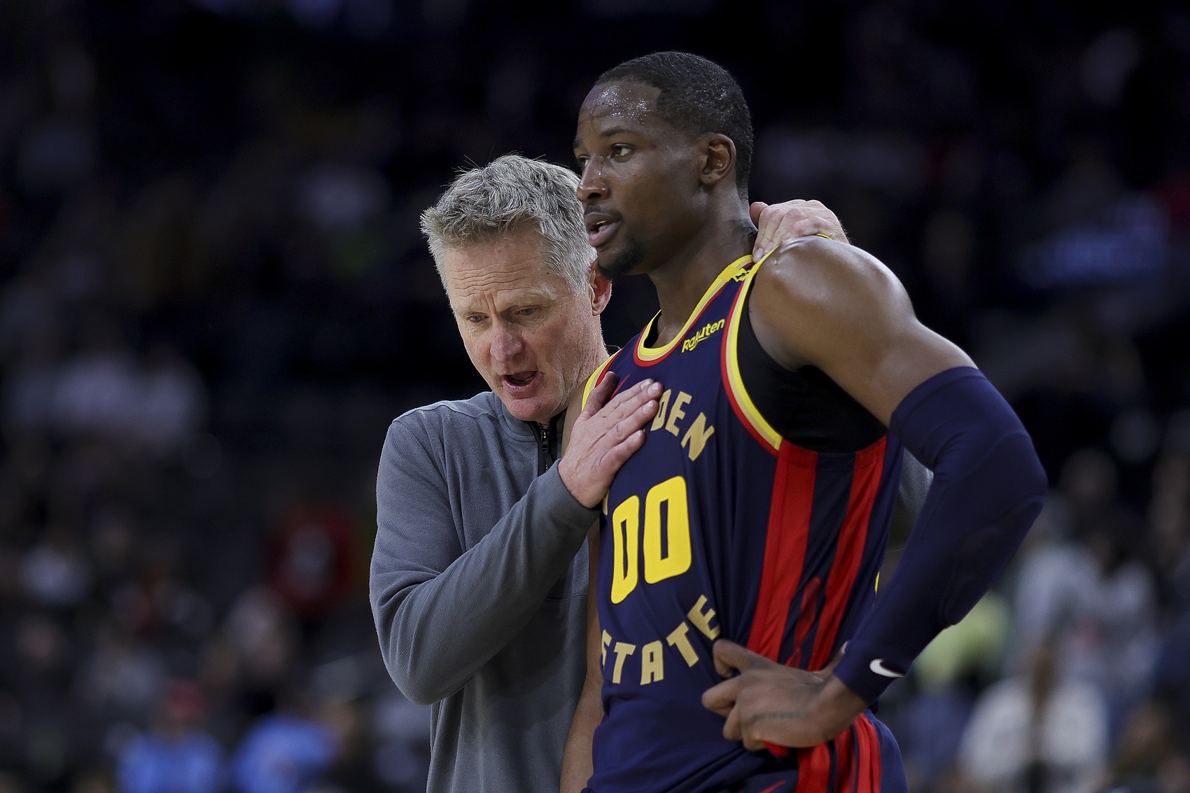 三條道路擺在面前！庫明加想要保障 勇士想要靈活性 誰(shuí)會(huì )先讓步？