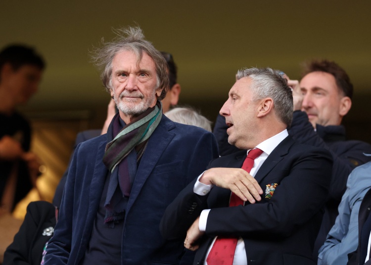 郵報：曼聯(lián)VIP座位銷(xiāo)售情況未達預期，套餐價(jià)格已直降200英鎊