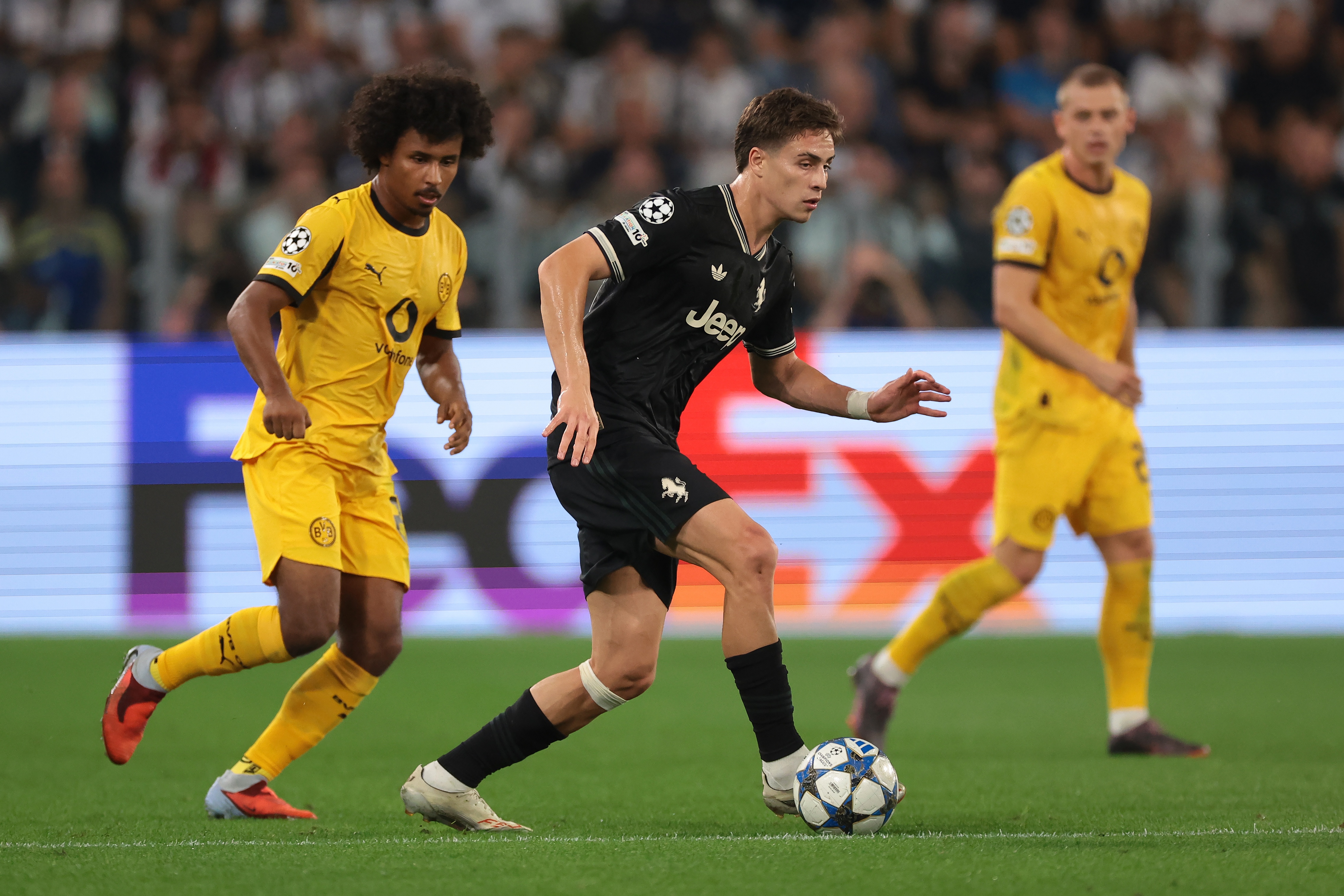 伊爾迪茲和阿德耶米互夸：阿德耶米很出色，在學(xué)生時(shí)代就是小榜樣