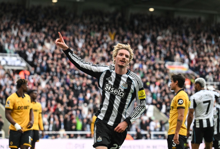 世體：巴薩需警惕紐卡的高空威脅，阿勞霍和克里斯滕森可能首發(fā)