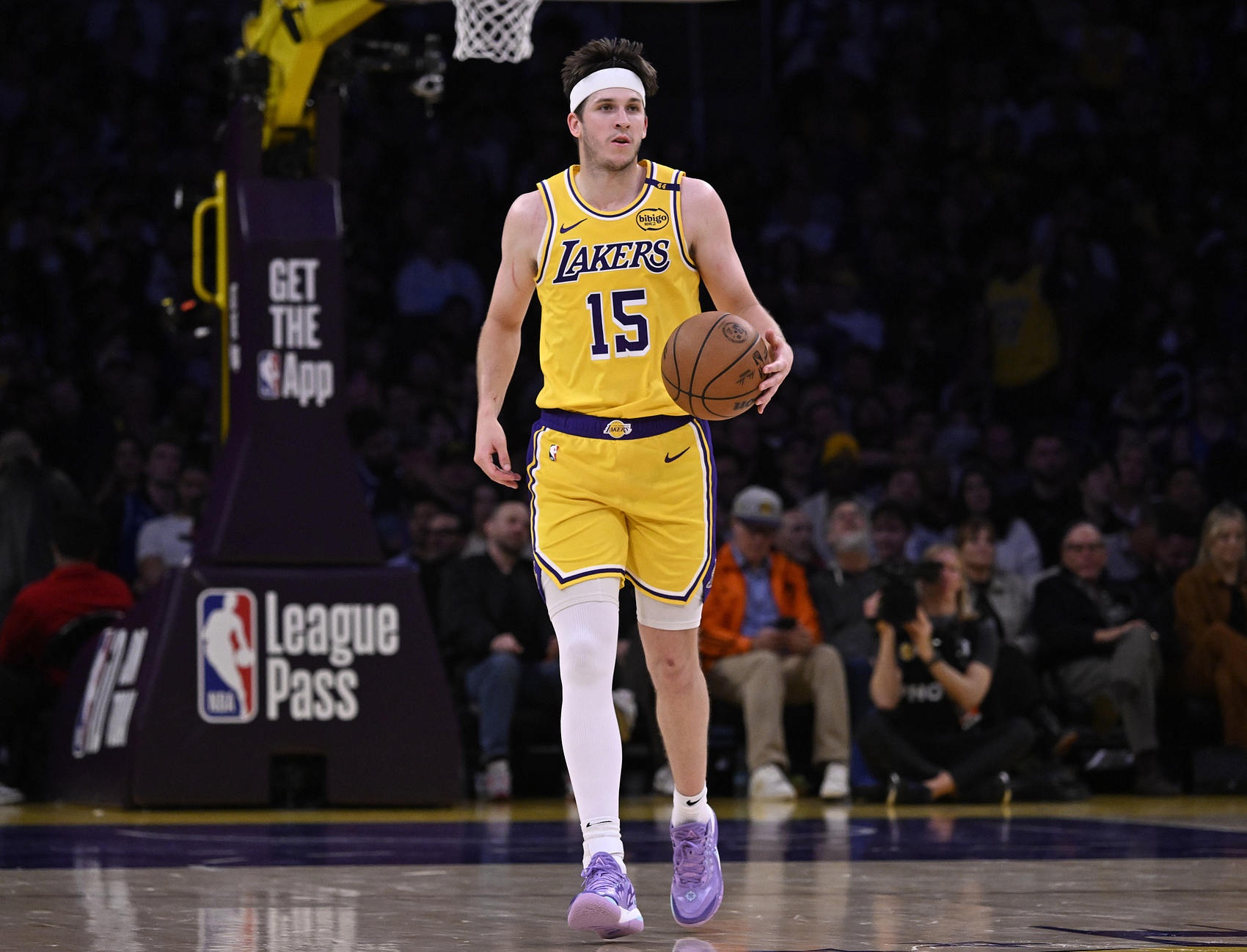 記者談馬刺關(guān)注里夫斯：他們有太多后衛 得做一些交易才能說(shuō)得通