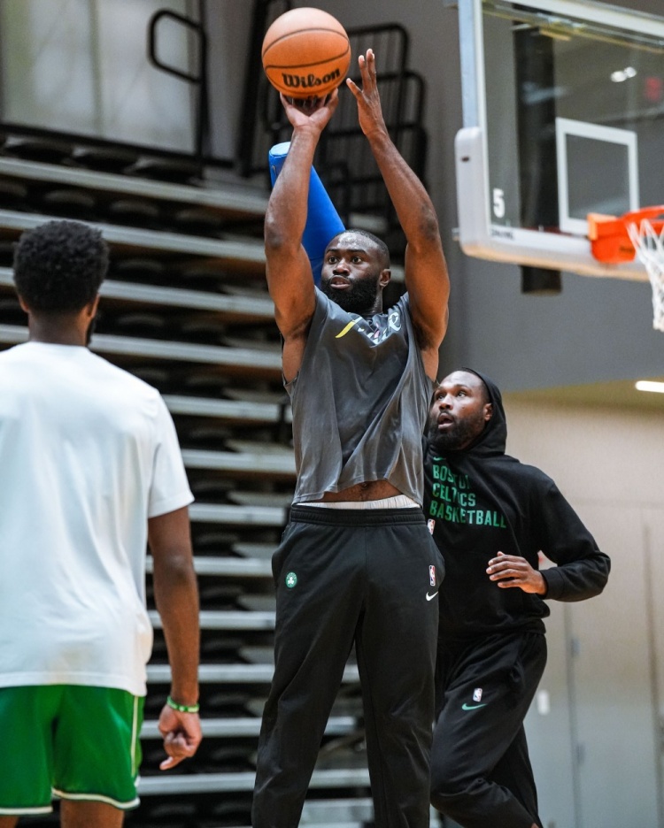 新賽季看你的！凱爾特人官方曬杰倫-布朗訓練照