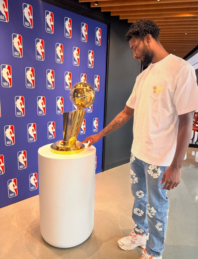 你對下賽季NBA最大膽的預測是什么？伊森母親：吾兒染指冠軍獎杯