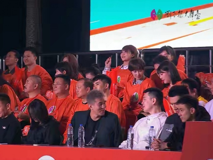 楊鳴&郭艾倫&趙繼偉&付豪一同出席劉老根大舞臺活動(dòng)