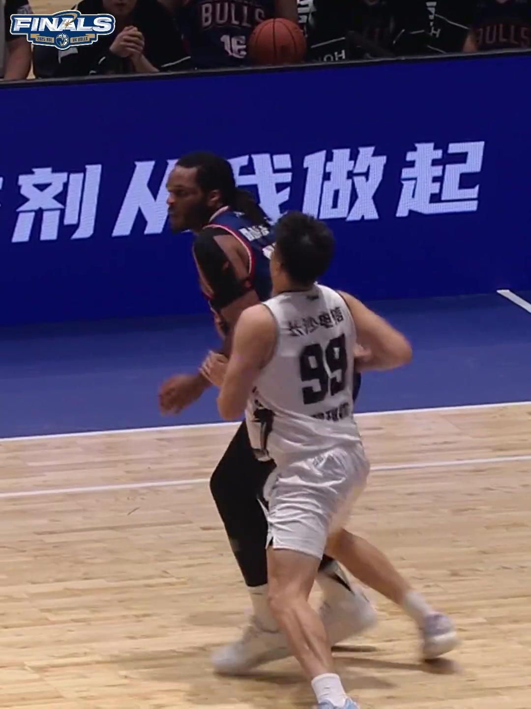 總決賽G3戰勝長(cháng)沙勇勝！一起跟隨視頻回顧金牛球員高光表現！