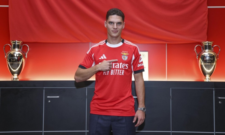 蘇達科夫：被穆里尼奧執教是兒時(shí)夢(mèng)想，我都不敢相信正在與他共事