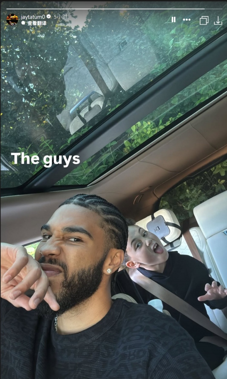 今天當奶爸！塔圖姆曬父子自拍 和小Deuce一起擺鬼臉